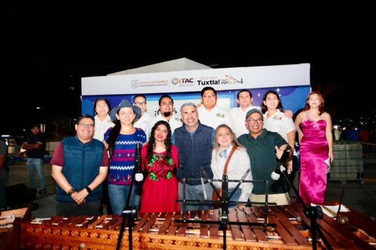 ¡Cine y marimba! Familias disfrutan de un evento espectacular en Tuxtla