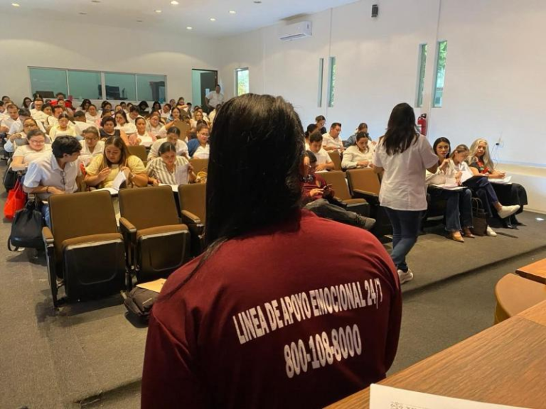 Yucatán refuerza capacitación de psicólogos para la atención en salud mental escolar