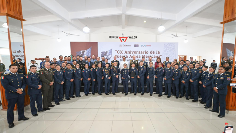 Celebran a los hombres y mujeres de la Fuerza Aérea en Chiapas.