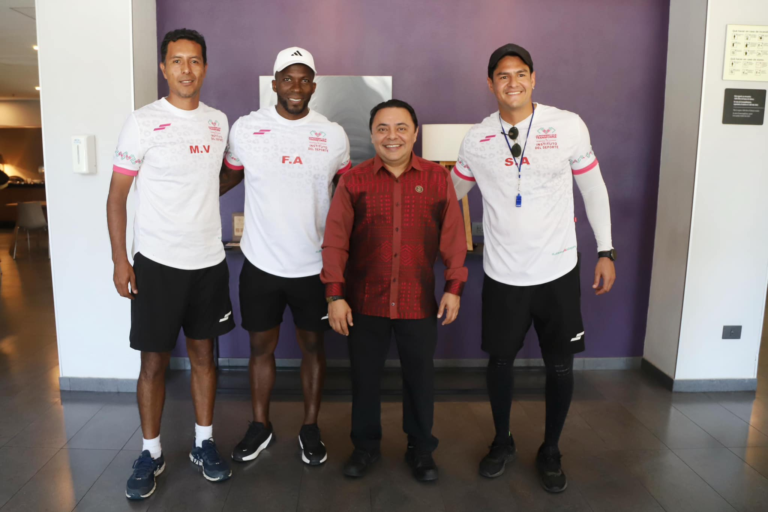 Encuentro Inspirador en Tapachula: Magistrado y Futbolista Impulsan el Talento Chiapaneco