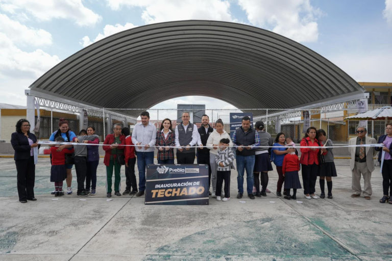 Inauguración de techado escolar en Primaria No. 16 Julián Hinojosa mejora condiciones educativas en Puebla