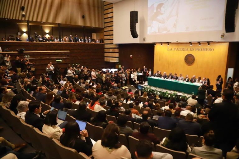 Impulsan derechos laborales del magisterio en reunión con Mario Delgado