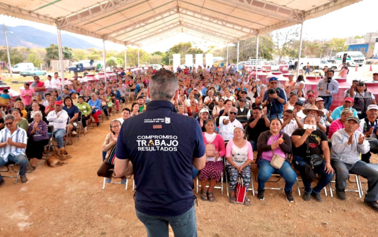 Angel Torres lleva programas de vivienda digna a más colonias de Tuxtla