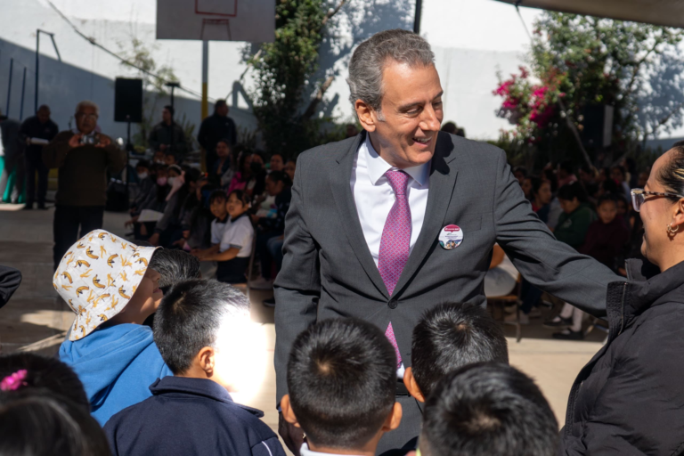 Pepe Chedraui Impulsa Infraestructura Escolar: Inaugura Techado en Primaria Benito Juárez.