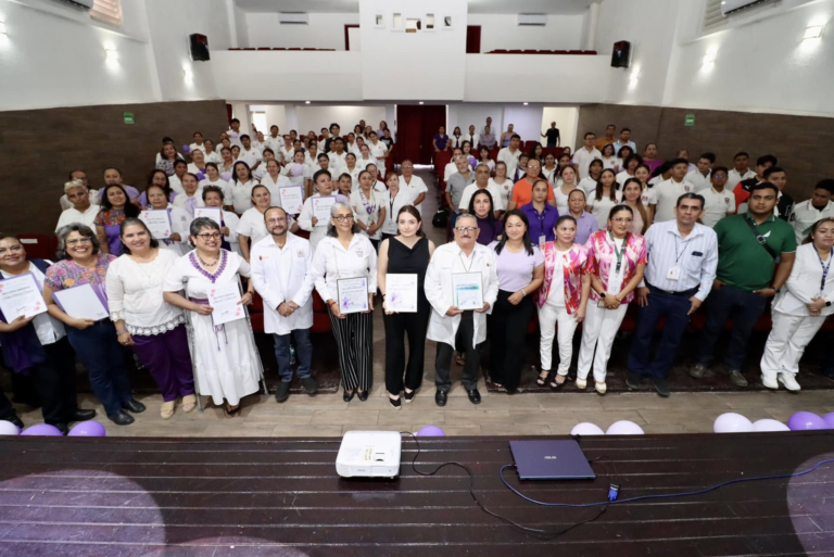 Valeria Rosales reconoce la labor de las mujeres en la medicina durante presentación de documental