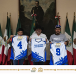 Impulsa Izúcar de Matamoros el deporte con entrega de uniformes de básquetbol en San Antonio Las Iguanas