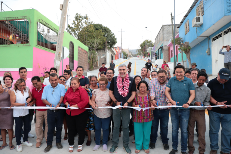 Entregamos calles nuevas en la colonia Azteca: Angel Torres