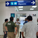 INM y autoridades aeroportuarias coordinan mejoras en la atención a personas extranjeras en Oaxaca