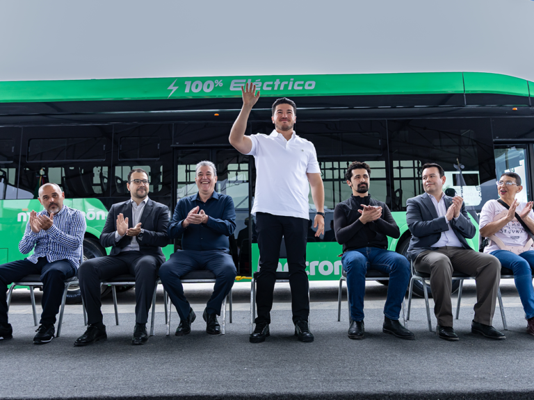 Inicia operación de transmetros 100% eléctricos en San Bernabé; Samuel García apuesta por transporte limpio y moderno