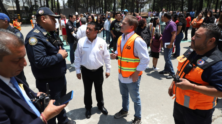 Alcaldía Álvaro Obregón participa en el Simulacro Nacional 2025 con evacuación ejemplar y sesión de coordinación estratégica
