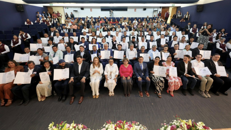 SEGOB entrega registros a 77 nuevas asociaciones religiosas en 19 estados del país