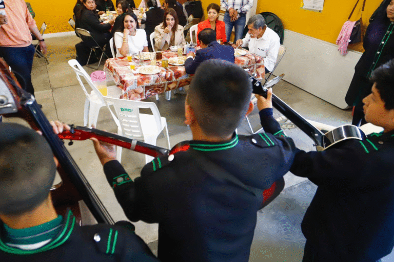Tonantzin Fernández y Nay Salvatori reafirman compromiso con la educación en San Pedro Cholula