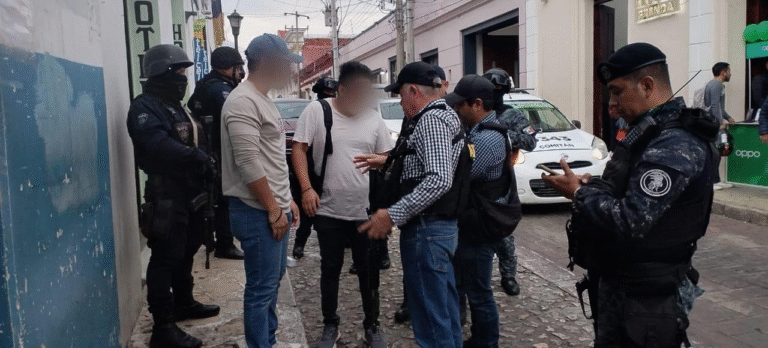 Rescatan en Comitán a dos hombres víctimas de secuestro virtual