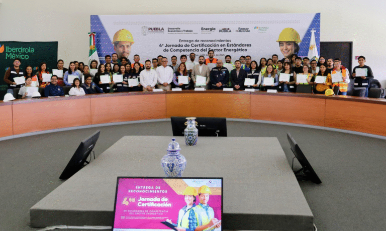 Puebla impulsa el desarrollo energético con talento certificado en energía fotovoltaica