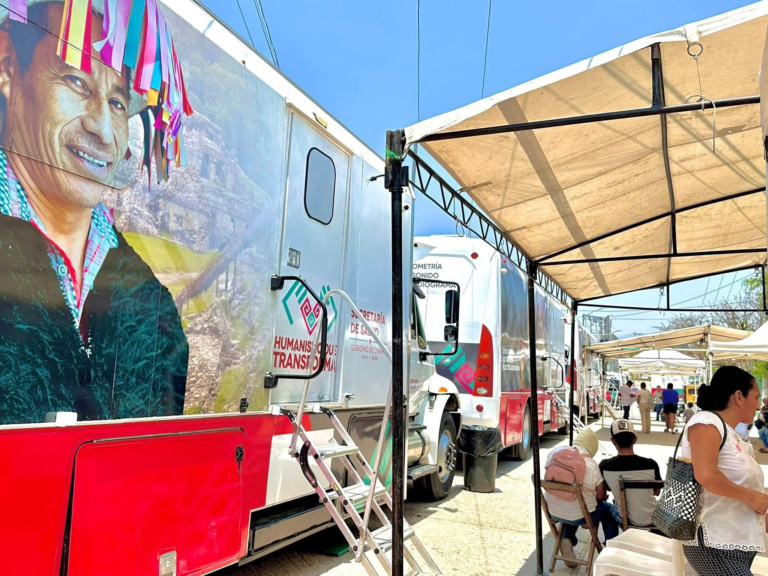 Brindan convoyes de la salud servicios médicos gratuitos en Berriozábal