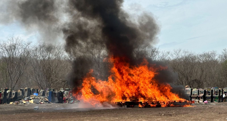 FGR destruye más de dos toneladas y media de drogas en Sinaloa