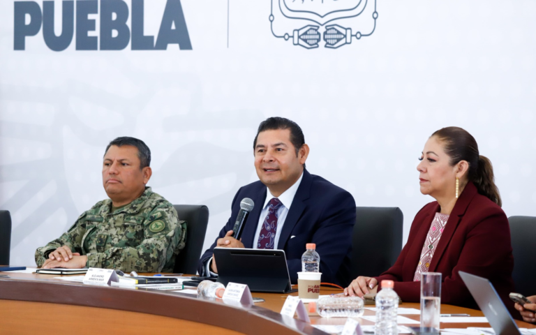 Armenta ordena auditoría al ISSSTEP y promete servicio de excelencia para derechohabientes