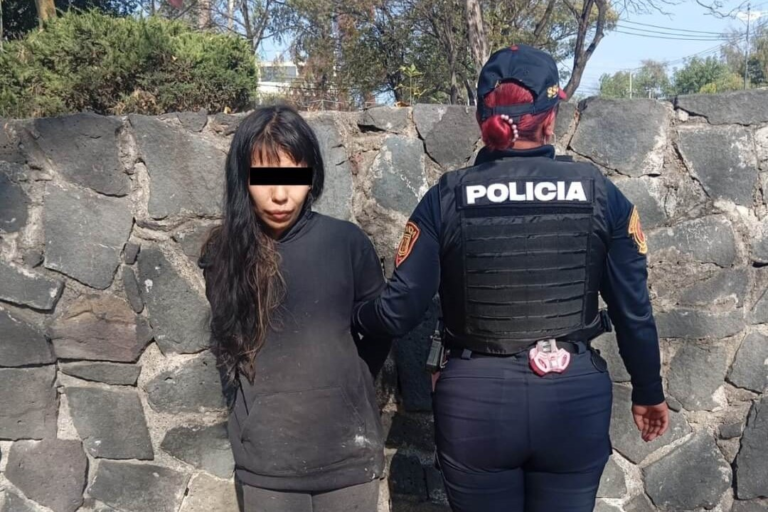 Detienen a mujer por robo con violencia en la colonia Cañada Segunda Sección de Álvaro Obregón