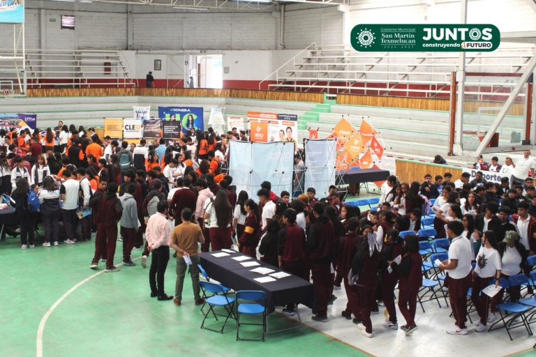 Más de 500 jóvenes participan en la Expo Becas Universitarias en Texmelucan