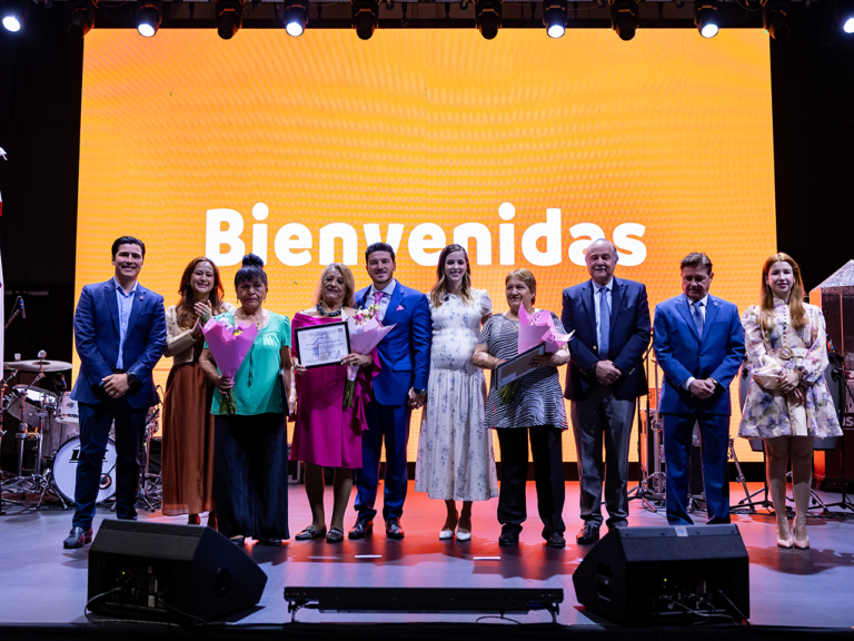 Reconoce Samuel García a madres servidoras públicas: “Apoyar a una madre es apoyar el futuro de Nuevo León”