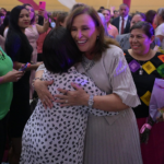 Gobierno de Veracruz celebra a madres trabajadoras con jornada de salud, cultura y reconocimiento