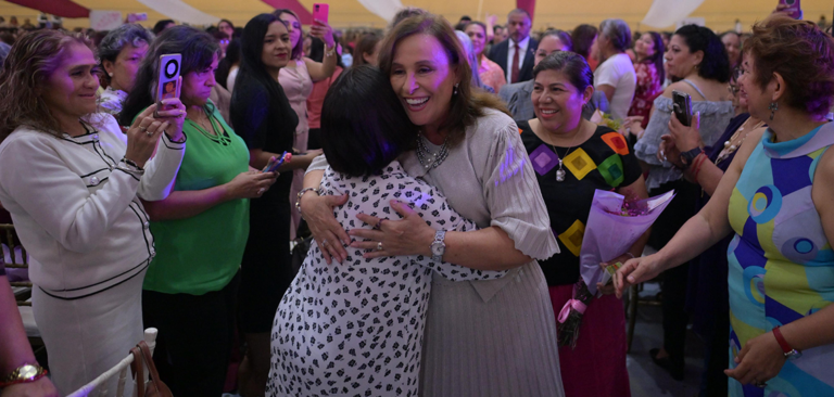 Gobierno de Veracruz celebra a madres trabajadoras con jornada de salud, cultura y reconocimiento