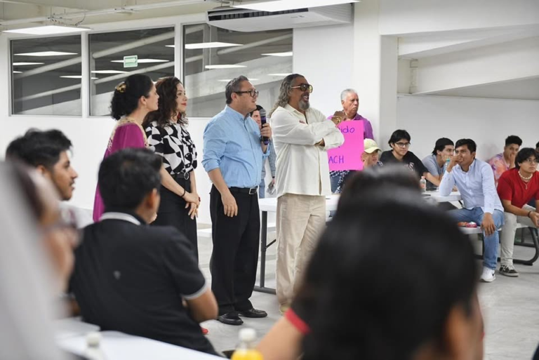 Diego El Cigala conmueve a Chiapas con su voz en concierto a beneficio de la UNACH