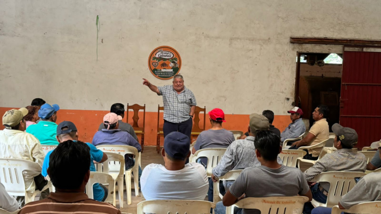 Senador Manuel Huerta informa a cafetaleros de Zapoapan sobre nueva Ley de Cafeticultura