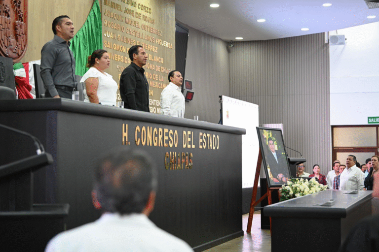 Reconocen legado del maestro José Artemio López Aguilar como símbolo de paz y educación en Chiapas