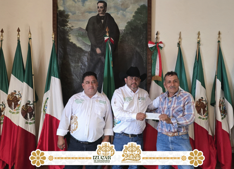 Eliseo Morales apoya celebración tradicional en Huajotzingo con respaldo económico a la capilla de San Isidro