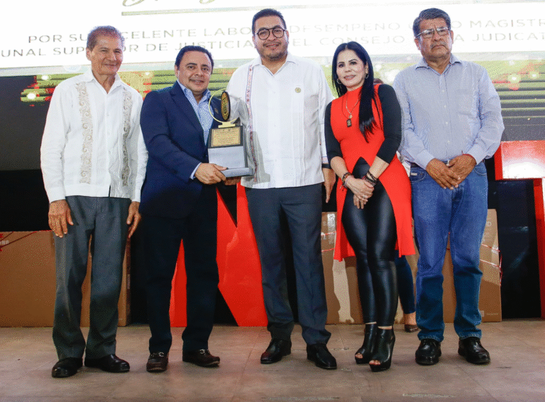 Reconoce SNTE al Poder Judicial por dos siglos de justicia en Chiapas