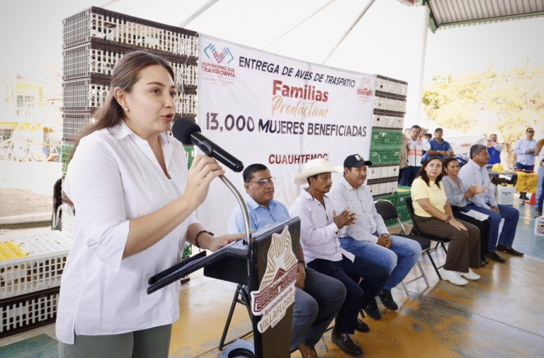 Lleva Valeria Rosales servicios integrales al ejido Cuauhtémoc con programa comunitario