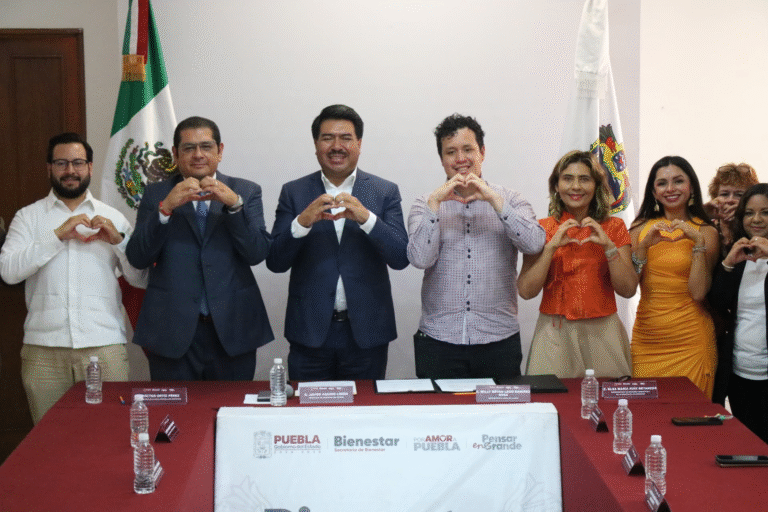 Gobierno de Puebla suma talentos universitarios para combatir la pobreza
