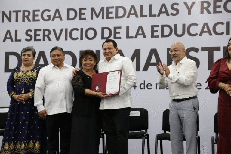Reconoce Gobierno de Yucatán al magisterio como pilar del cambio social y educativo