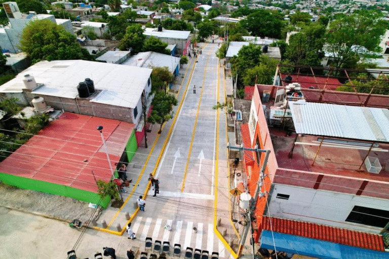 Inaugura Ángel Torres una calle más en colonia 6 de Junio
