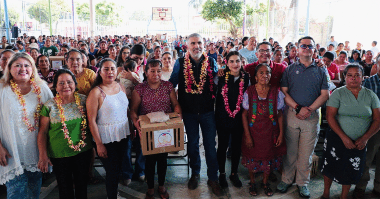 Promueve Ayuntamiento de Tuxtla autosuficiencia alimentaria con entrega de aves en Copoya