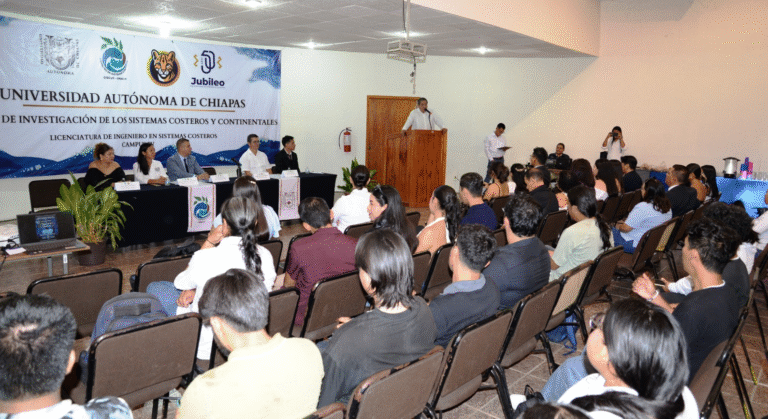 Estudiantes del CISCyC-UNACH presentan investigaciones y celebran ceremonia de graduación