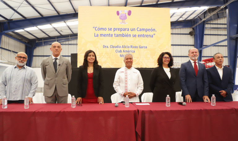 “Aférrate a tus sueños”: UDEP impulsa formación integral de jóvenes poblanos con charlas motivacionales