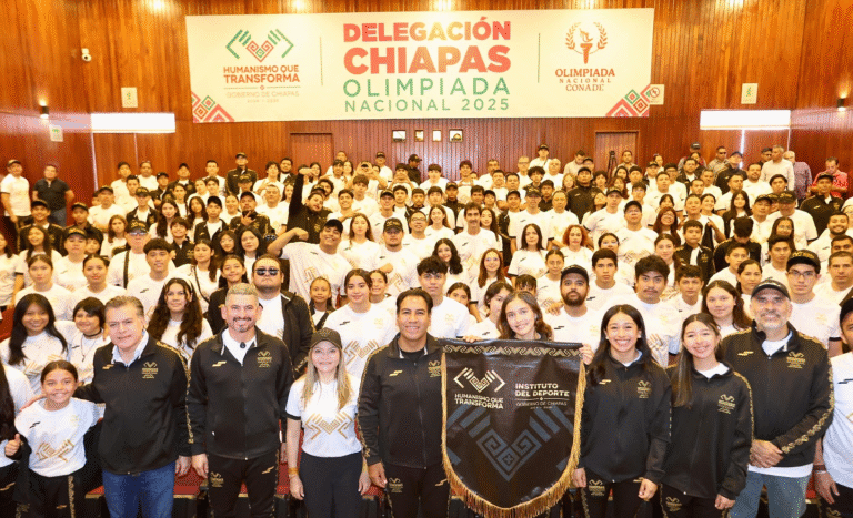 Chiapas entrega estandarte a delegación que participará en la Olimpiada Nacional 2025
