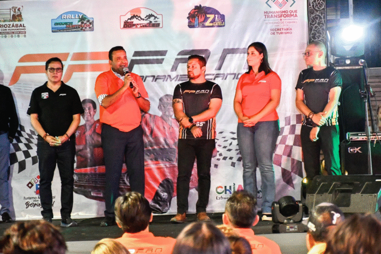 Berriozábal presenta con orgullo el carro oficial del equipo Fan Panamericano rumbo al Rally Nacional 2025