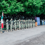 Juventud chiapaneca rinde honor a la Bandera en concurso de bandas de guerra en Tapachula