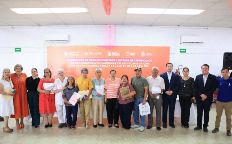 Firman DIF Nuevo León e INEA convenio para apoyar la educación básica de personas adultas mayores
