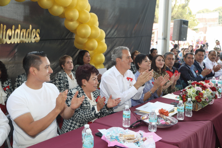 Pepe Chedraui reconoce la labor docente y celebra 60 años de trayectoria de la maestra Yolanda Ramos
