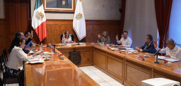 Rocío Nahle encabeza sesión de INVIVIENDA y refuerza acciones por la certeza patrimonial en Veracruz