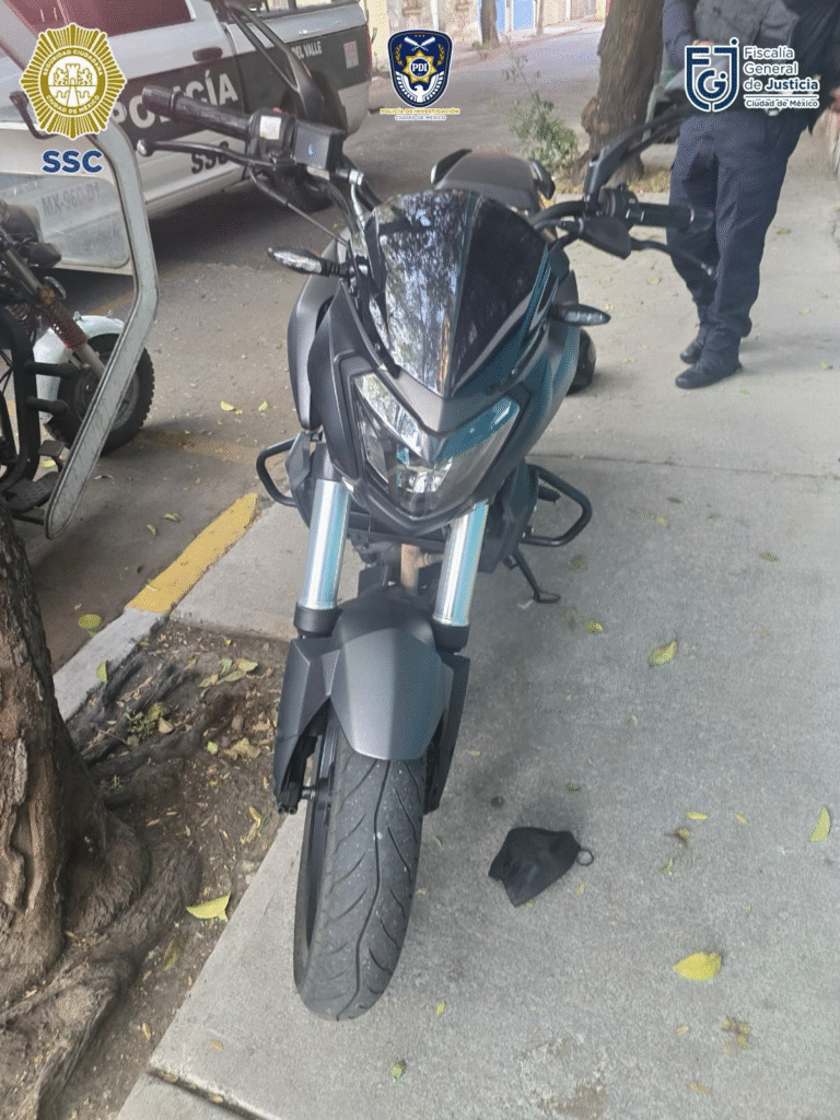 Autoridades investigan hechos violentos en Calzada de Tlalpan; aseguran vehículos y recaban indicios