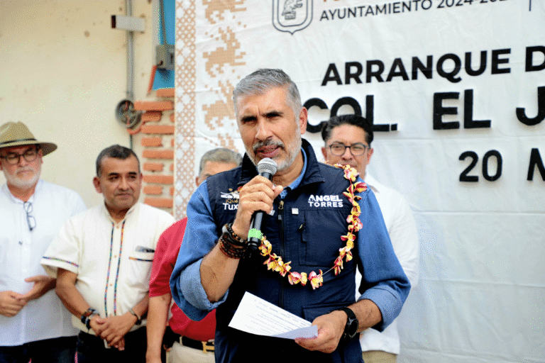 Ángel Torres da banderazo de inicio a nueva obra de pavimentación en el Ejido El Jobo