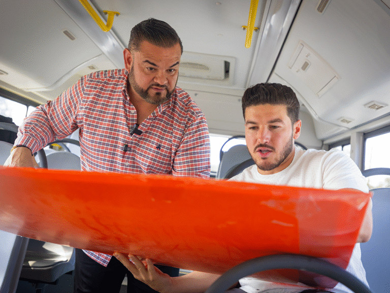 Samuel García pone en marcha nueva ruta de transporte en Cadereyta con 25 unidades nuevas