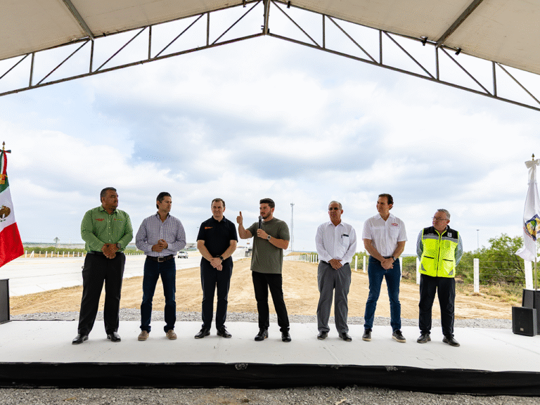 Samuel García inaugura distribuidores viales en la carretera Gloria-Colombia para fortalecer el comercio exterior