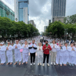 Más de cuatro mil personas se suman a la clase masiva de Yoga por la Paz en la Ciudad de México