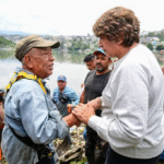 Delfina Gómez intensifica desazolve y entrega de apoyos por lluvias en el Estado de México